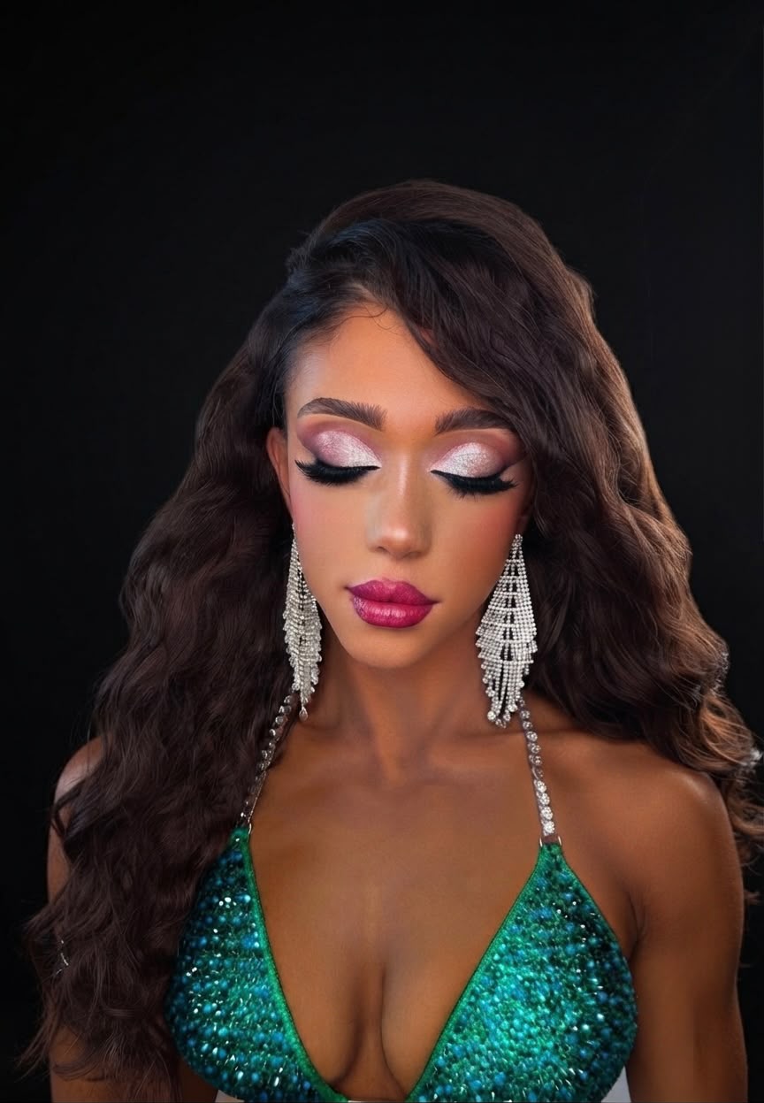 Crystal emerald stage makeup